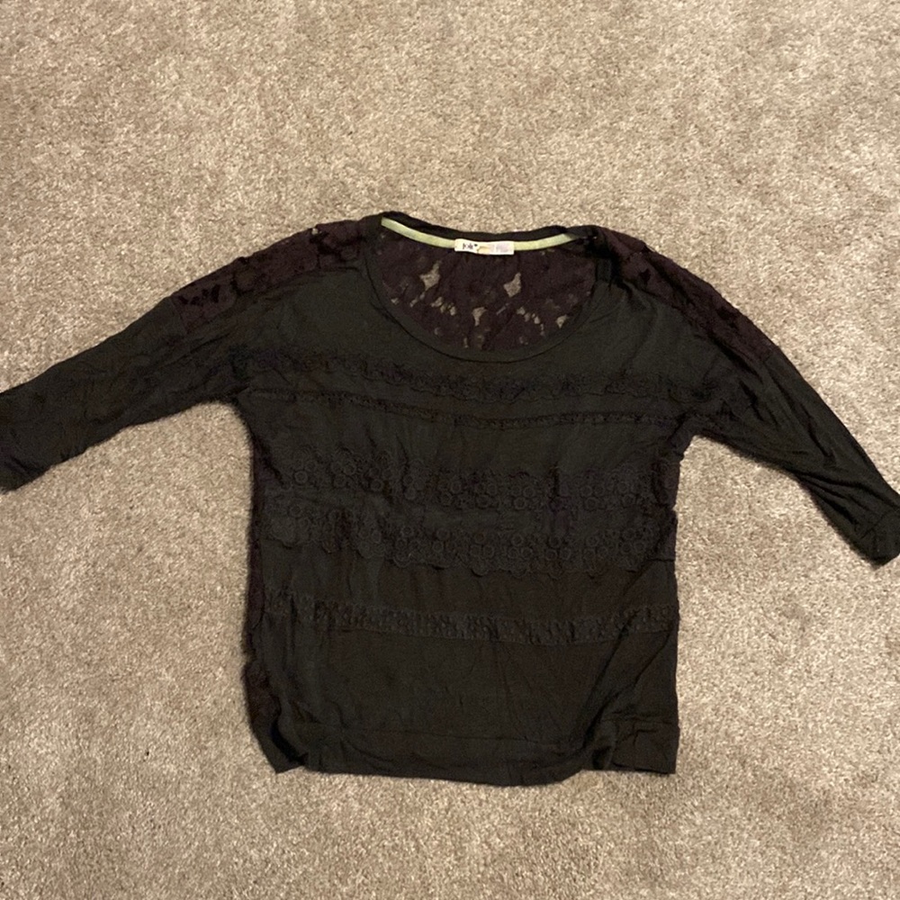 Adorable lace 3/4 Sleeve Jolt Top